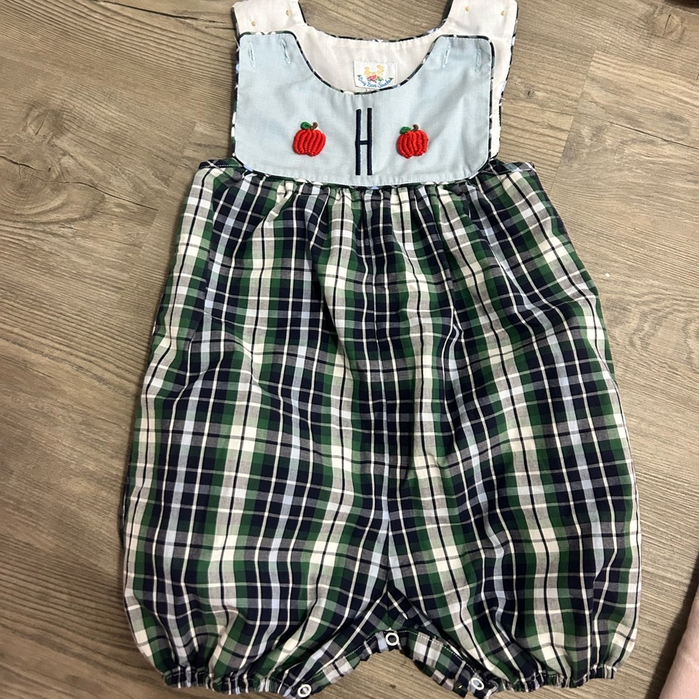 Busy bee smocks- “H”- size 24m only worn once